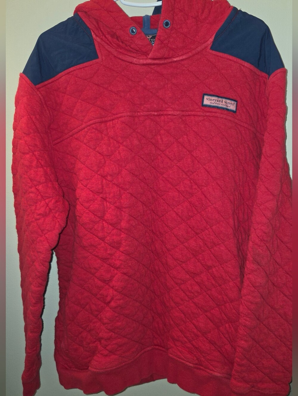 Vineyard Vines Men's Red Quilted Pullover Hoodie Navy Panels Large
